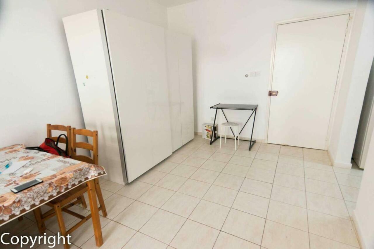 Apartamento By The Sea Paphos Exterior foto