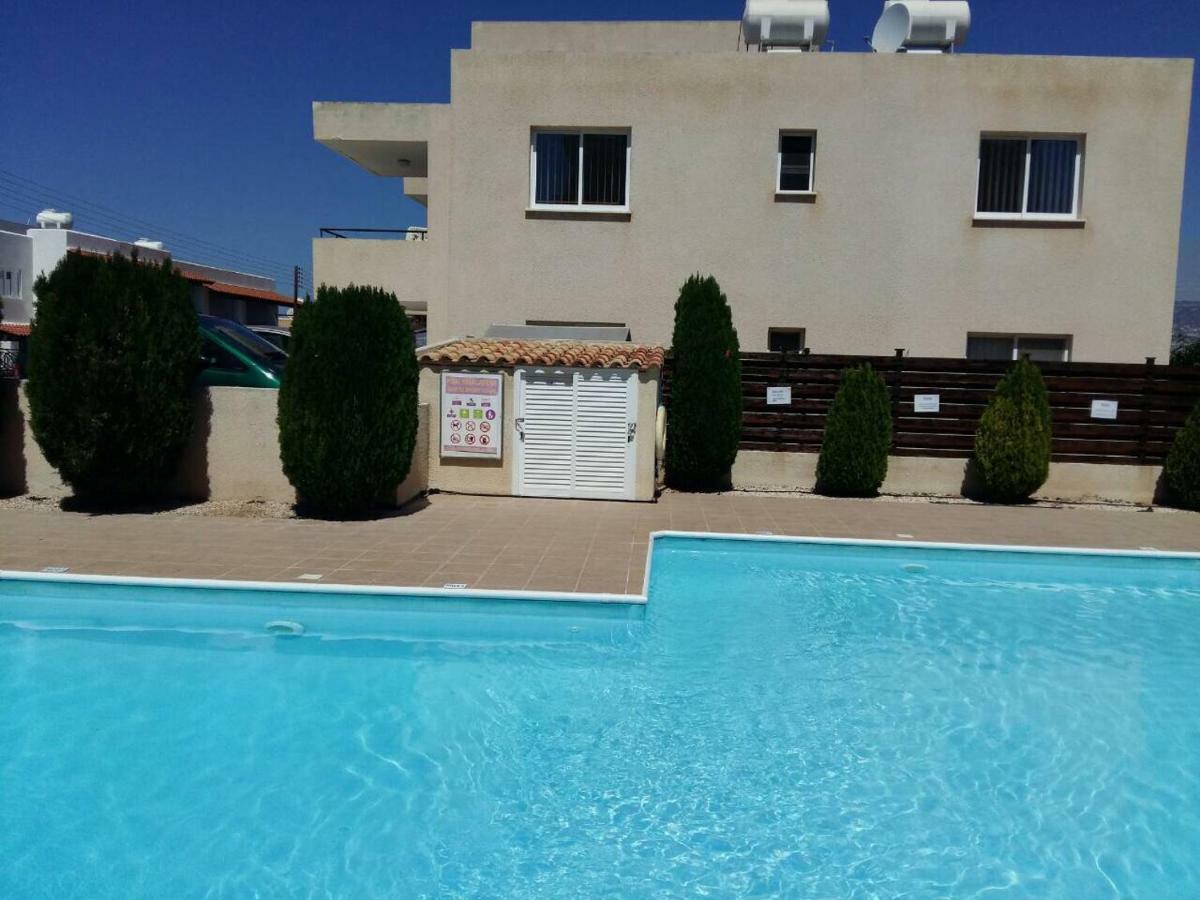 Apartamento By The Sea Paphos Exterior foto