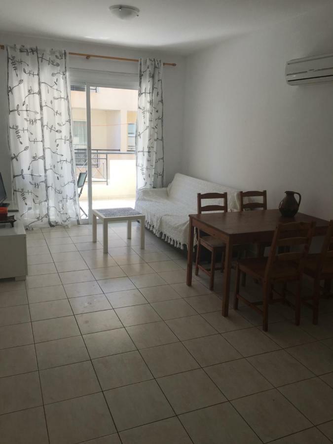 Apartamento By The Sea Paphos Exterior foto